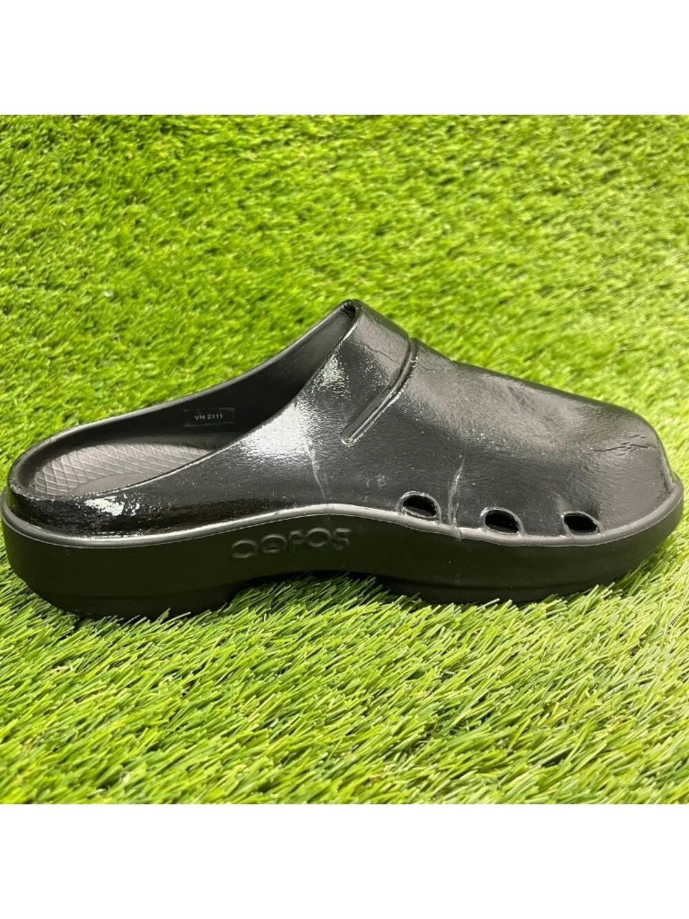 Oofos OOcloog Luxe Clog Womens Size 7 Patent Black Casual Walking Recovery Shoes